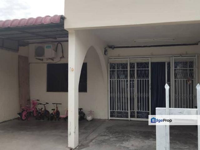 House for sale in Malaka