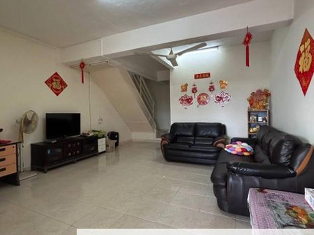 House for sale in Malaka