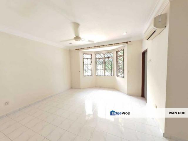 House for sale in Malaka