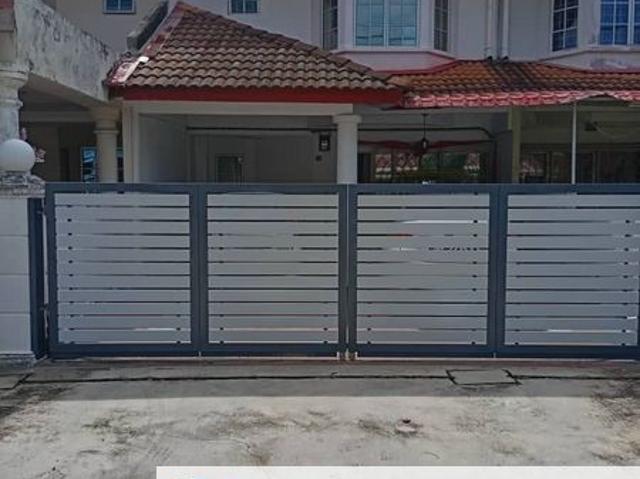 House for sale in Malaka