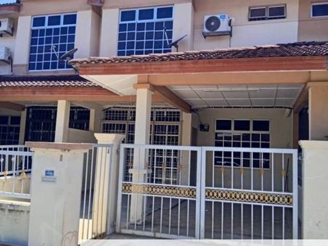 House for sale in Malaka