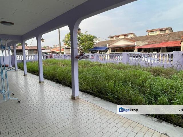 House for sale in Malaka