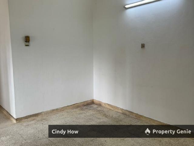 Terraced House for sale in Malaka