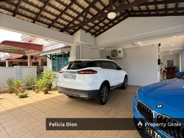 Terraced House for sale in Malaka