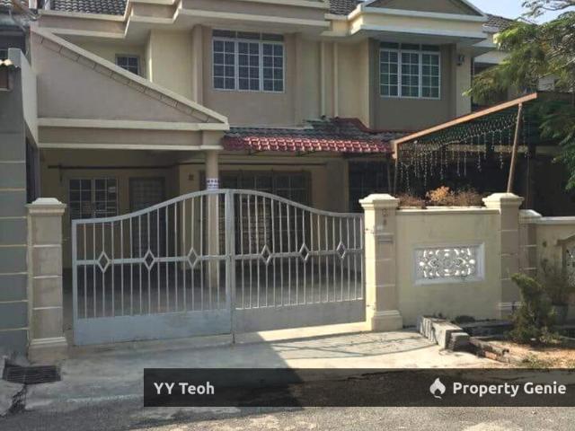 Terraced House for sale in Malaka