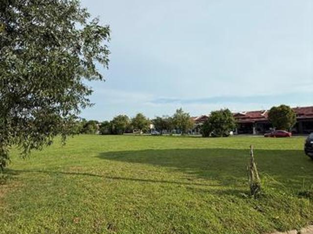 Terraced House for sale in Malaka