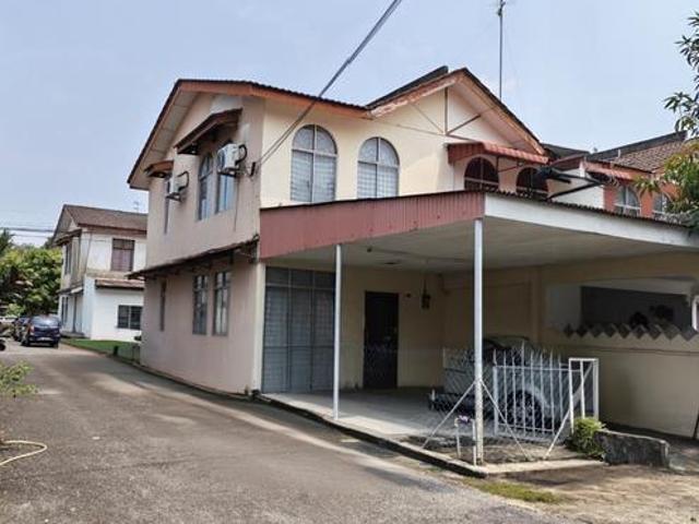 Terraced House for sale in Malaka