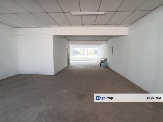 Shop for sale in Malaka