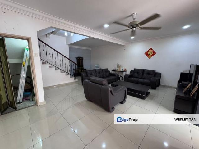 House for sale in Malaka