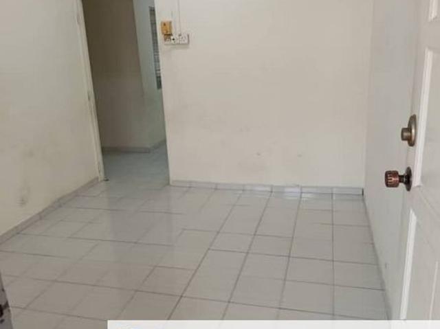 House for sale in Malaka