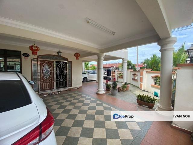 House for sale in Malaka