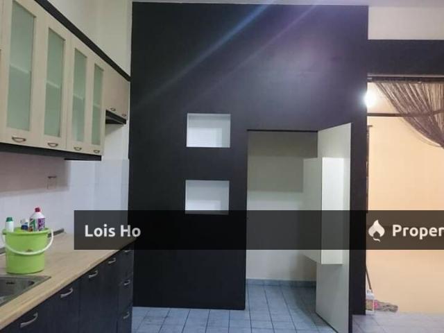 Terraced House for sale in Malaka