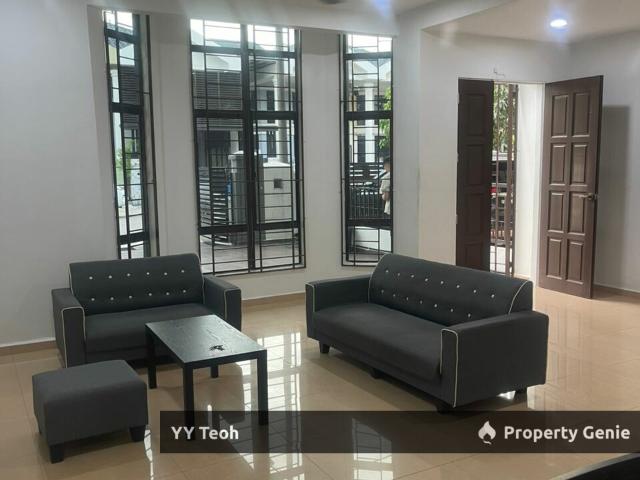 Terraced House for sale in Malaka