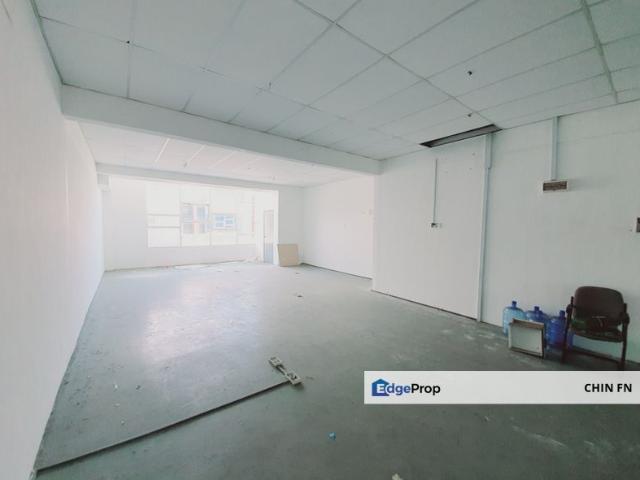 Shop for rent in Malaka