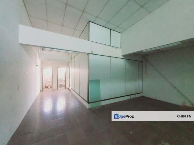 Shop for rent in Malaka