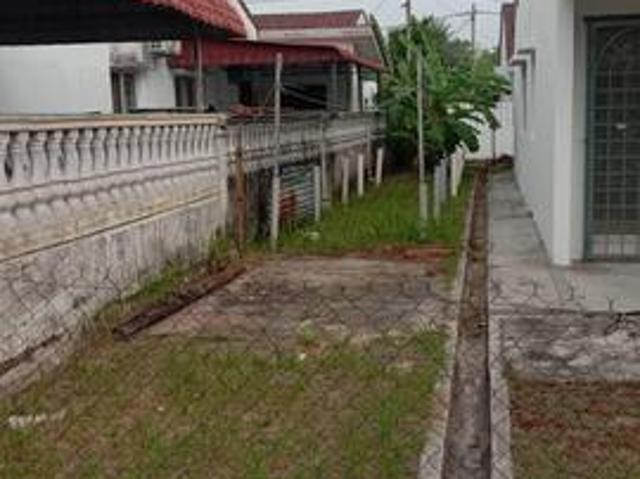 Terraced House for sale in Malaka
