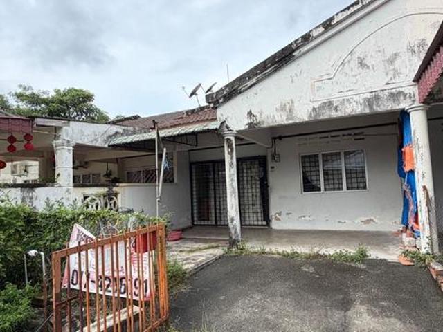 Terraced House for sale in Malaka
