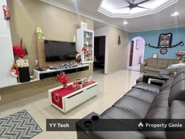 Terraced House for sale in Malaka