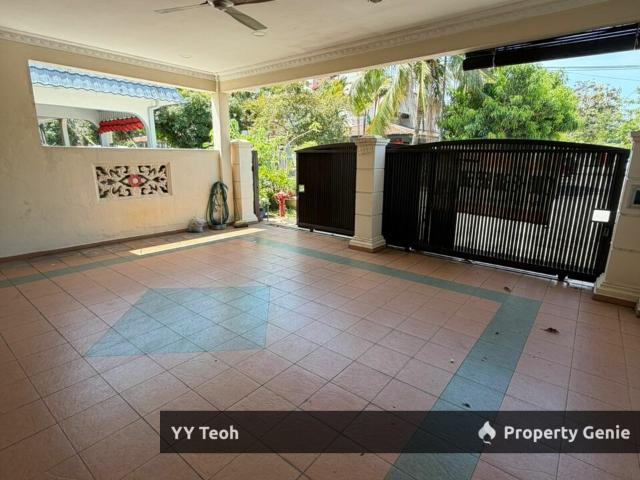 Terraced House for sale in Malaka