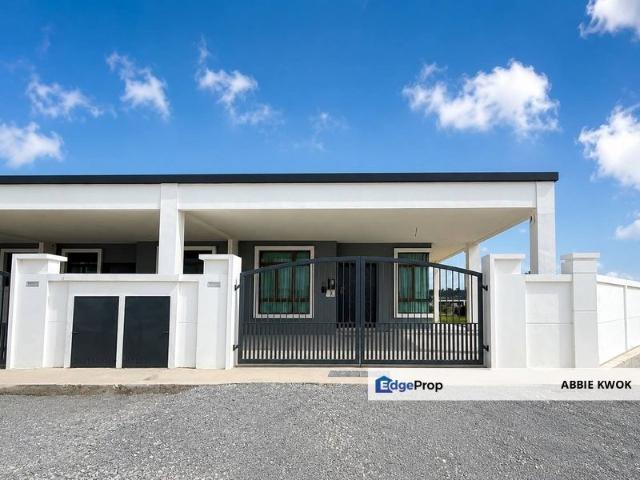 House for sale in Malaka