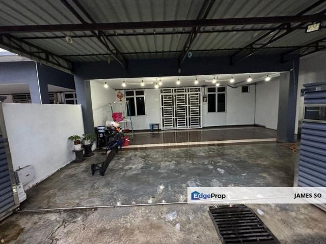 House for sale in Malaka