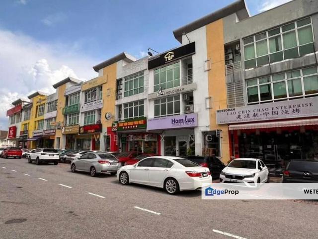 Shop for sale in Taman Molek, Johor Bahru