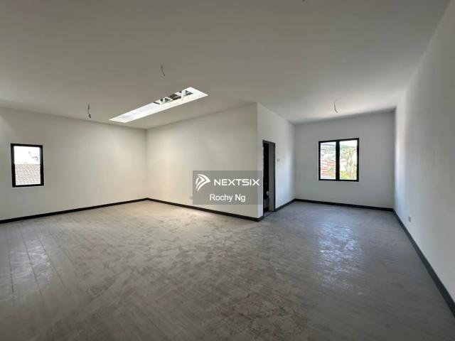 Shop for sale in Johor