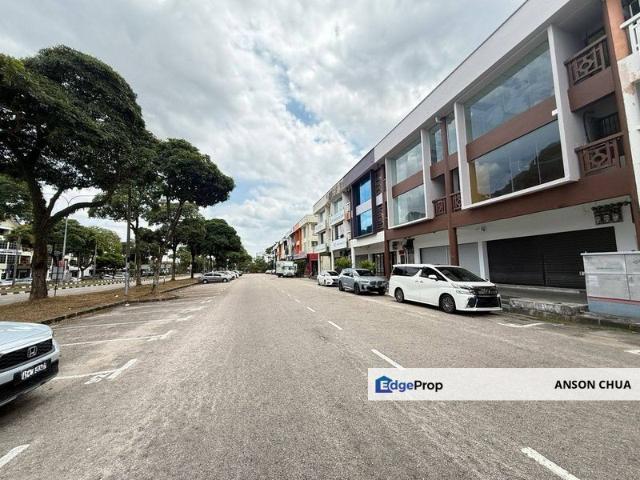 Shop for rent in Bukit Ledang, Johor