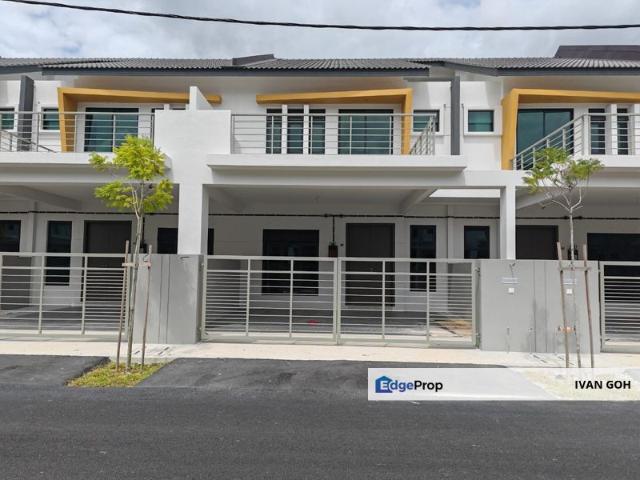House for sale in Malaka