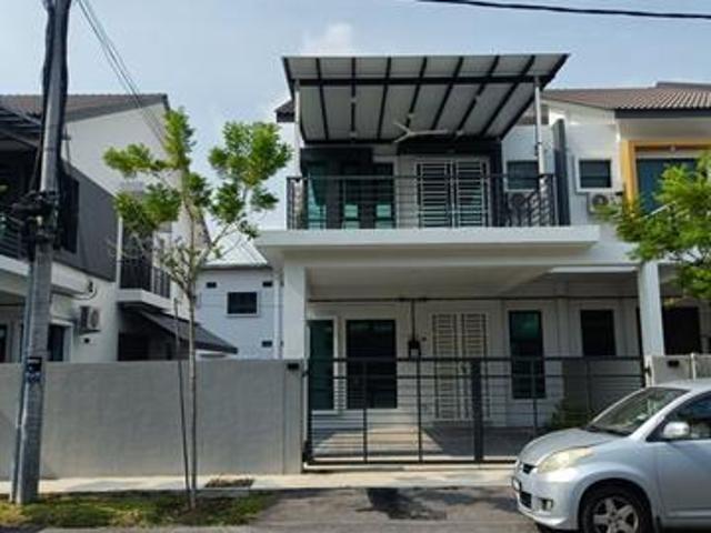 Terraced House for sale in Malaka