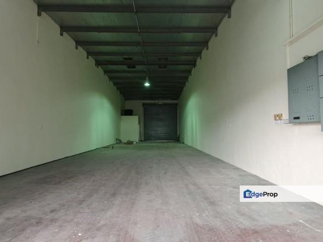 Warehouse for rent in Taman Mount Austin, Tebrau