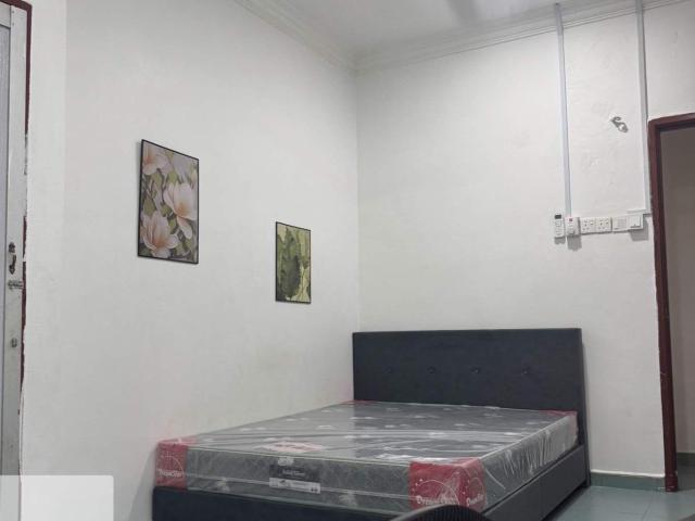 Room for rent in Taman Mount Austin, Tebrau