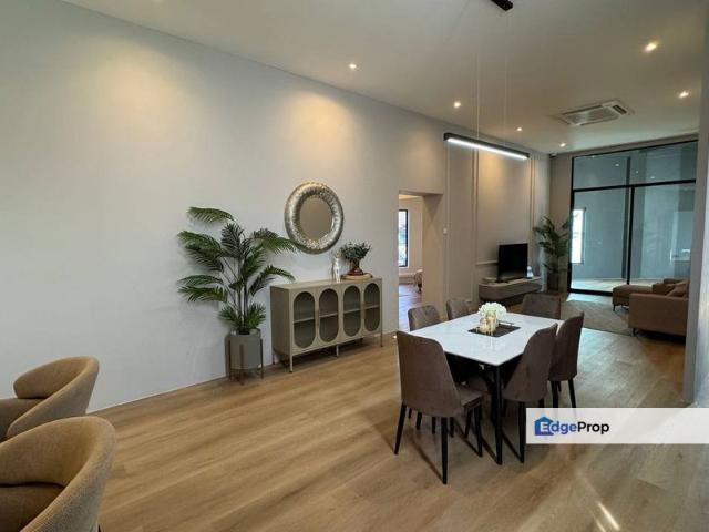 House for sale in Batu Kawa