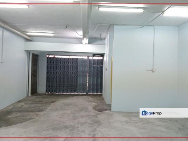 Shop for rent in Kajang, Langat