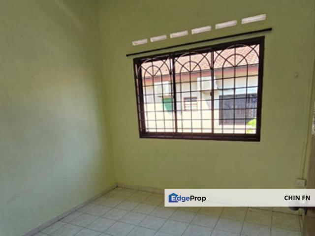 House for sale in Malaka