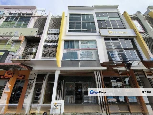 Shop for rent in Bukit Ledang, Johor