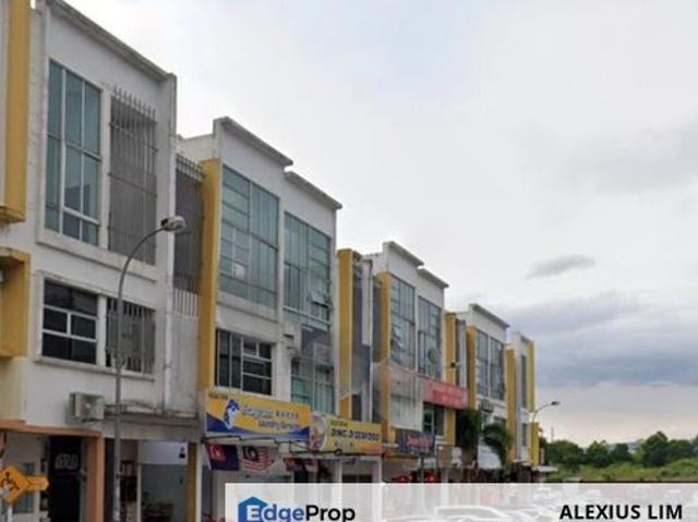 Shop for rent in Bukit Ledang, Johor
