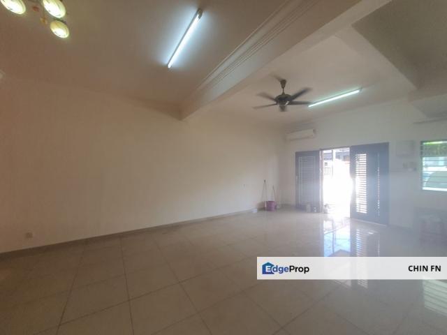 House for sale in Malaka