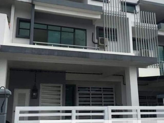 House for sale in Malaka