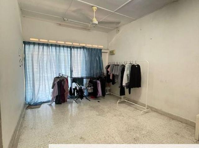 House for sale in Malaka
