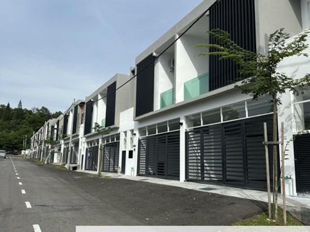 House for sale in Malaka