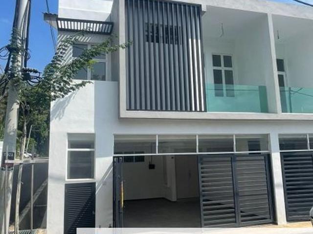 House for sale in Malaka