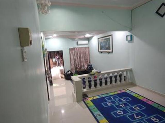 Terraced House for sale in Malaka