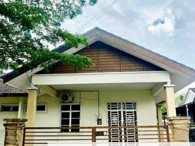 House for sale in Paka