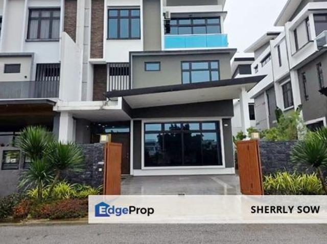 House for sale in Pulai, Bukit Ledang
