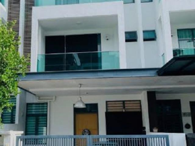 House for sale in Puchong, Majlis Bandaraya Subang Jaya