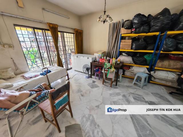 House for sale in Country Heights Damansara, Kuala Lumpur