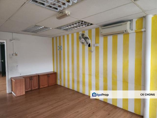 Shop for rent in Kuala Lumpur, Country Heights Damansara