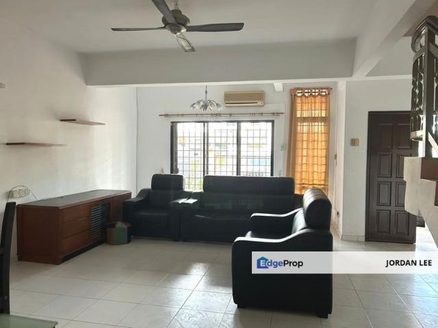 House for sale in Malaka