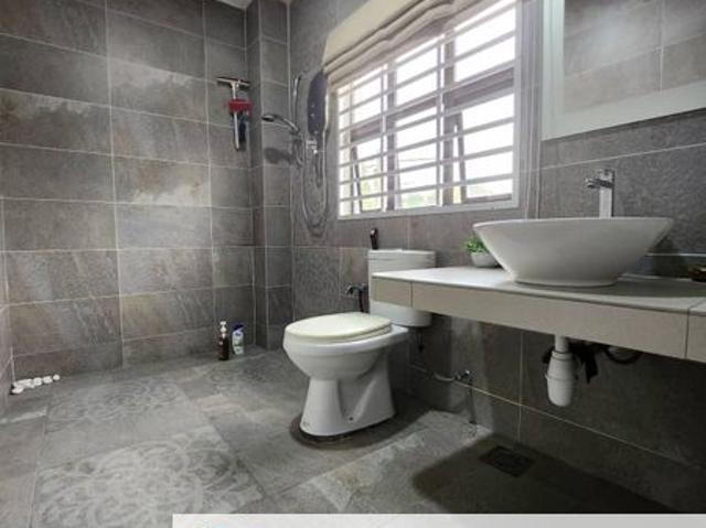 House for sale in Malaka